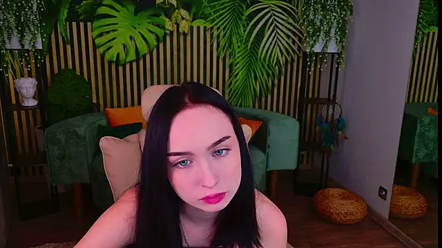 Snapshot of MonikaCarter chatting on October 18, 2025, 11:12 am MonikaCarter online show from October 18, 2025, 11:12 am