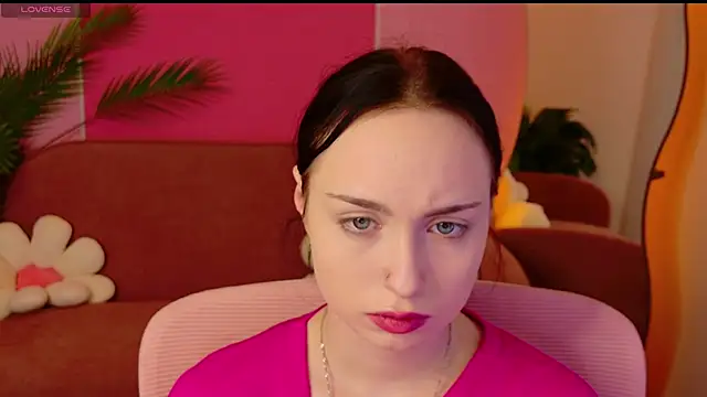 Snapshot of MonikaCarter chatting on November 14, 2025, 10:08 am MonikaCarter online show from November 14, 2025, 10:08 am