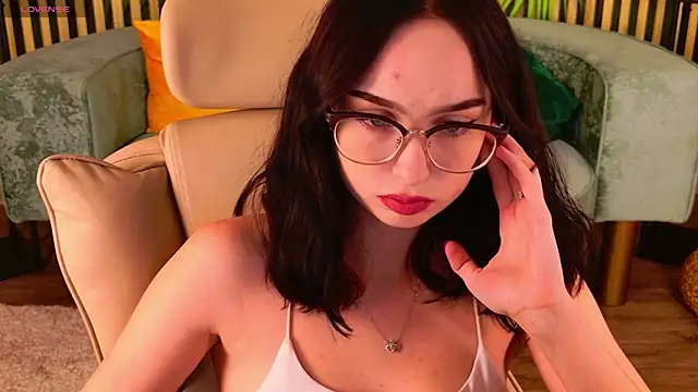 Snapshot of MonikaCarter chatting on September 12, 2025, 10:37 am MonikaCarter online show from September 12, 2025, 10:37 am