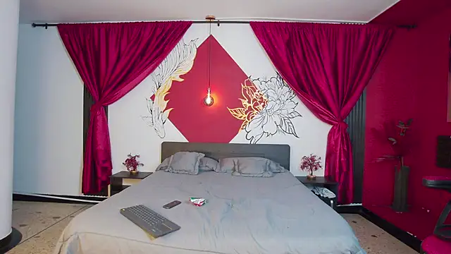 Snapshot of Maylu_Fox chatting on October 17, 2025, 12:40 pm Maylu Fox online show from October 17, 2025, 12:40 pm