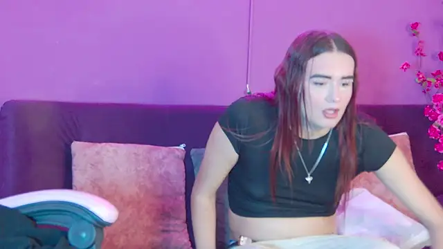 Snapshot of Maylu_Fox chatting on October 22, 2025, 12:26 pm Maylu Fox online show from October 22, 2025, 12:26 pm