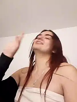 Snapshot of Maylu_Fox chatting on October 25, 2025, 12:28 pm Maylu Fox online show from October 25, 2025, 12:28 pm