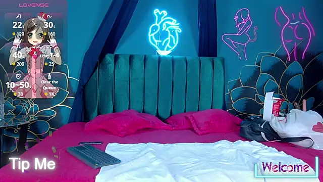 Snapshot of Maylu_Fox chatting on November 18, 2025, 12:19 pm Maylu Fox online show from November 18, 2025, 12:19 pm