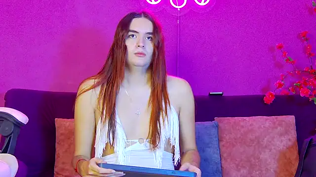 Snapshot of Maylu_Fox chatting on November 5, 2025, 12:30 pm Maylu Fox online show from November 5, 2025, 12:30 pm