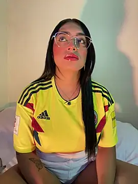 Snapshot of Linda_Saenz_ chatting on June 1, 2026, 11:04 pm Linda Saenz online show from June 1, 2026, 11:04 pm