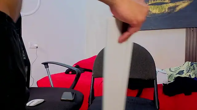 DylanGuss online show from October 5, 2025, 12:07 pm