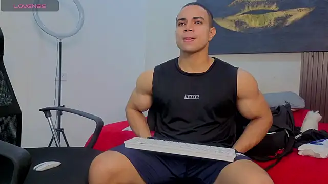 DylanGuss online show from October 15, 2025, 12:13 pm