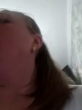 Snapshot of Kiss_Eva chatting on December 13, 2025, 8:26 pm Kiss Eva online show from December 13, 2025, 8:26 pm