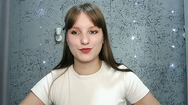 Snapshot of Leonaalove chatting on October 29, 2025, 8:46 am Leonaalove online show from October 29, 2025, 8:46 am