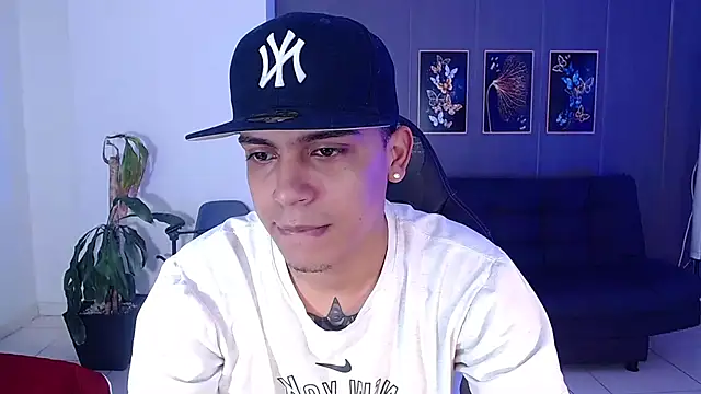 Snapshot of david_santos16 chatting on September 17, 2025, 3:19 am david santos16 online show from September 17, 2025, 3:19 am