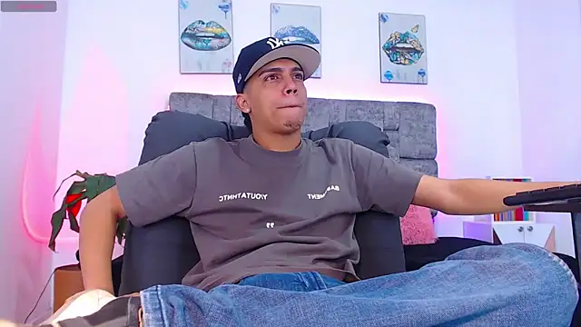 Snapshot of david_santos16 chatting on October 30, 2025, 12:09 am david santos16 online show from October 30, 2025, 12:09 am