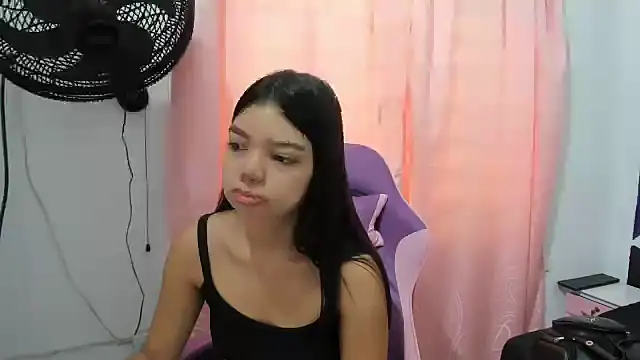 shy luna18 online show from October 1, 2025, 12:31 pm