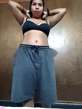 Snapshot of CloeeHills_ chatting on October 6, 2025, 12:45 am CloeeHills online show from October 6, 2025, 12:45 am