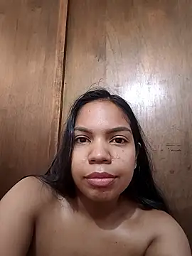 Snapshot of CloeeHills_ chatting on October 6, 2025, 12:50 pm CloeeHills online show from October 6, 2025, 12:50 pm