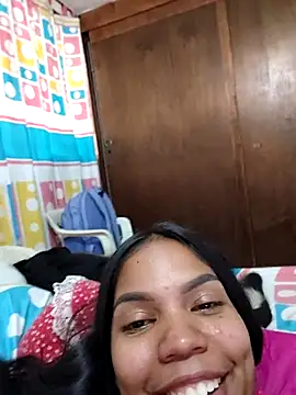 Snapshot of CloeeHills_ chatting on October 1, 2025, 4:33 pm CloeeHills online show from October 1, 2025, 4:33 pm