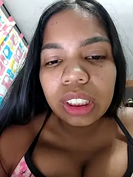 Snapshot of CloeeHills_ chatting on October 9, 2025, 3:40 am CloeeHills online show from October 9, 2025, 3:40 am