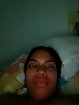 Snapshot of CloeeHills_ chatting on October 16, 2025, 3:04 am CloeeHills online show from October 16, 2025, 3:04 am