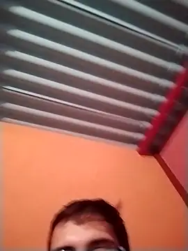 KingMaxiZ online show from November 18, 2025, 6:06 am