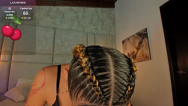 Mily Vermont online show from February 27, 2026, 9:25 pm