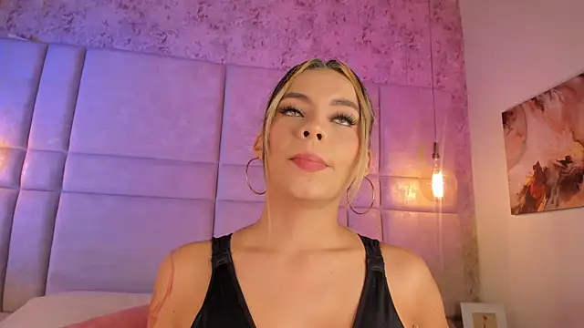 Mily Vermont online show from November 18, 2025, 7:50 pm