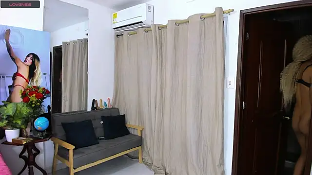 Snapshot of zou_quira chatting on March 3, 2026, 1:34 am zou quira online show from March 3, 2026, 1:34 am