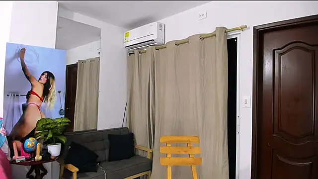 Snapshot of zou_quira chatting on February 13, 2026, 1:49 am zou quira online show from February 13, 2026, 1:49 am