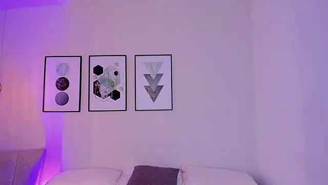 Snapshot of AmbarEvans_ chatting on October 23, 2025, 12:04 pm AmbarEvans online show from October 23, 2025, 12:04 pm