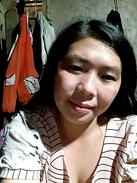 quynhkoolbae online show from October 12, 2025, 1:45 pm