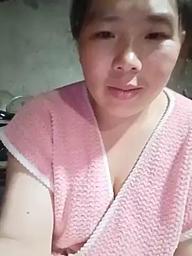 Snapshot of quynhkoolbae chatting on June 8, 2026, 1:33 pm quynhkoolbae online show from June 8, 2026, 1:33 pm