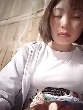 Annaacutee online show from December 3, 2025, 1:10 pm