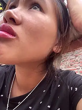 Snapshot of May_nhi chatting on July 24, 2026, 10:33 am May nhi online show from July 24, 2026, 10:33 am