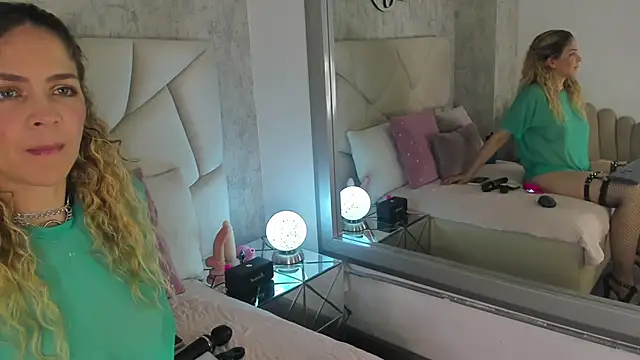 Velora   online show from December 5, 2025, 3:49 am