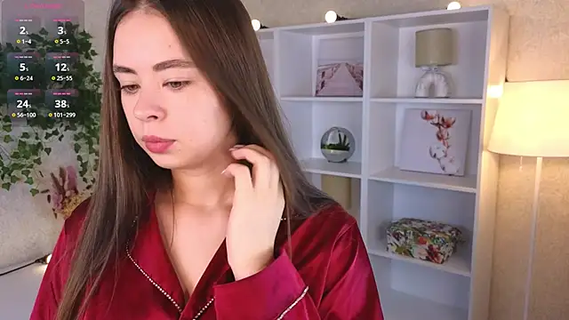 Snapshot of TraciMyntti chatting on September 10, 2025, 1:26 am TraciMyntti online show from September 10, 2025, 1:26 am