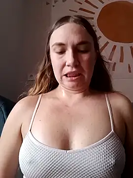 KisaVixen online show from October 27, 2025, 10:27 am