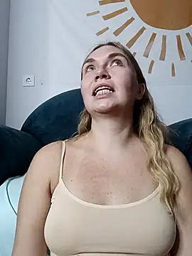 KisaVixen online show from October 2, 2025, 5:16 pm