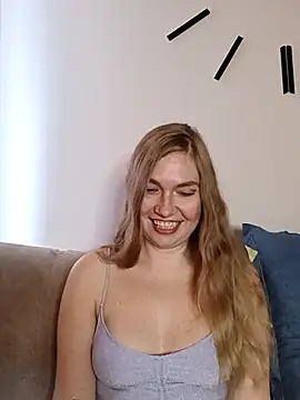 KisaVixen online show from April 18, 2026, 1:02 pm