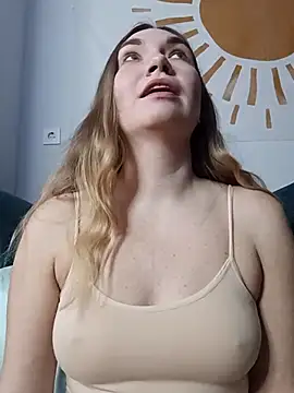 KisaVixen online show from December 18, 2025, 12:31 pm