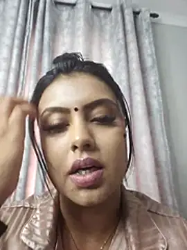 Snapshot of Indian_GlowingMiax chatting on October 29, 2025, 6:12 am Indian GlowingMiax online show from October 29, 2025, 6:12 am