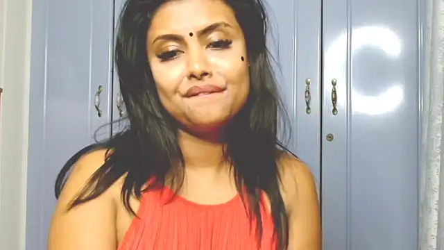 Snapshot of Indian_GlowingMiax chatting on October 30, 2025, 7:33 pm Indian GlowingMiax online show from October 30, 2025, 7:33 pm