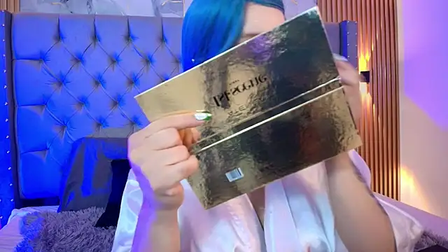 Suxan White  online show from March 11, 2026, 12:32 pm