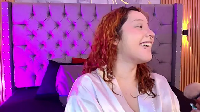 Suxan White  online show from March 18, 2026, 8:32 pm