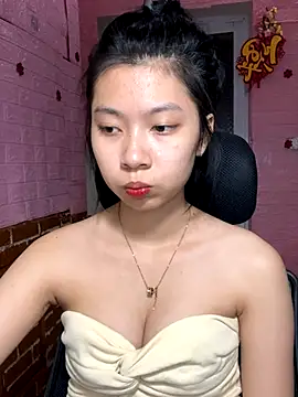 Snapshot of Phthao chatting on October 22, 2025, 2:16 pm Phthao online show from October 22, 2025, 2:16 pm