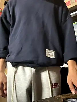 linh21107 online show from November 18, 2025, 7:00 am