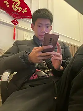 linh21107 online show from April 17, 2026, 2:31 pm