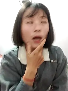 Snapshot of linda_bae00 chatting on November 2, 2025, 9:25 am linda bae00 online show from November 2, 2025, 9:25 am