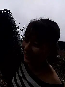 Snapshot of linda_bae00 chatting on October 31, 2025, 1:35 am linda bae00 online show from October 31, 2025, 1:35 am