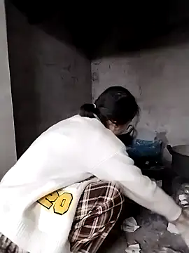 Snapshot of linda_bae00 chatting on November 30, 2025, 12:44 am linda bae00 online show from November 30, 2025, 12:44 am