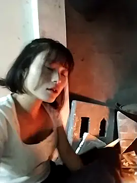 Snapshot of linda_bae00 chatting on December 2, 2025, 12:44 am linda bae00 online show from December 2, 2025, 12:44 am