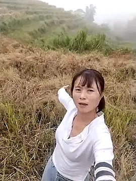 Snapshot of linda_bae00 chatting on October 24, 2025, 3:16 am linda bae00 online show from October 24, 2025, 3:16 am