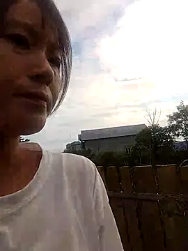Snapshot of linda_bae00 chatting on September 18, 2025, 12:57 am linda bae00 online show from September 18, 2025, 12:57 am